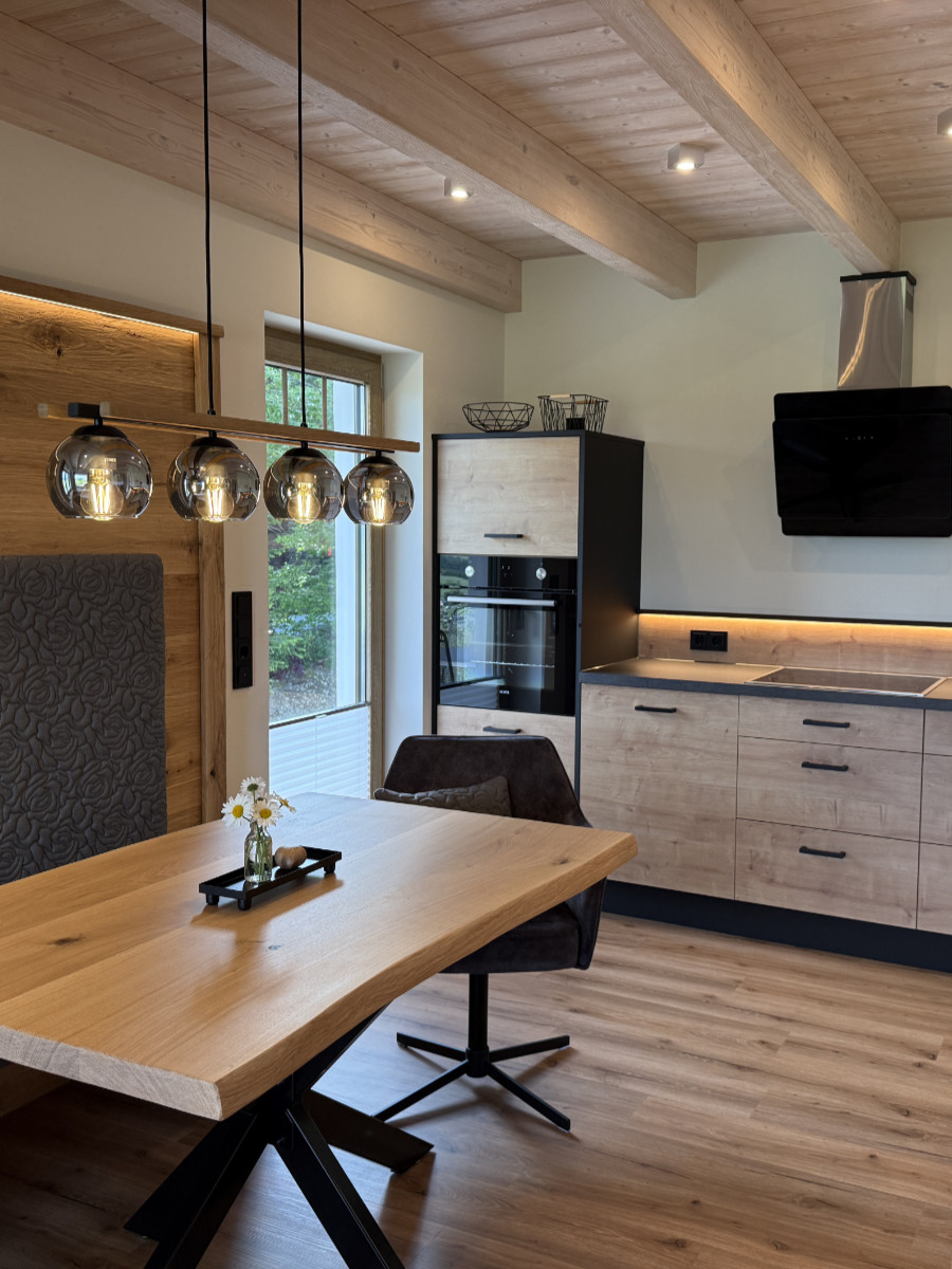 Aussichtsreich Willingen - Boutique Ferienwohnung Essbereich und Küche